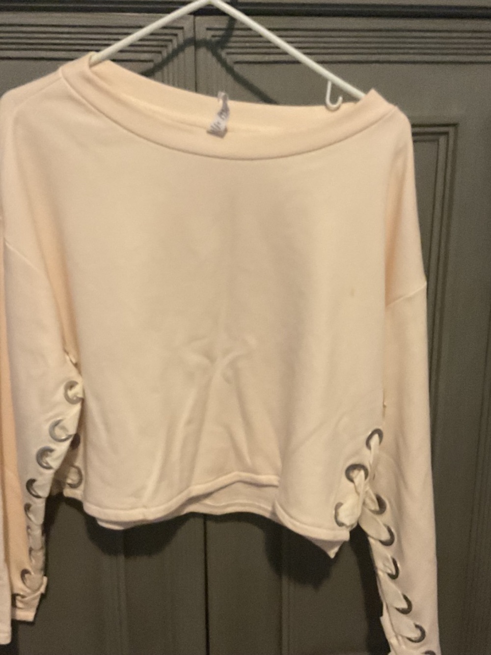 ALO Yoga Crop Sweatshirt - Picture 3 of 6
